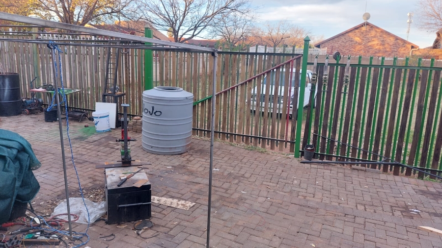 2 Bedroom Property for Sale in Uitsig Free State